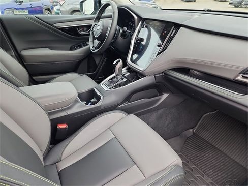 Used 2025 Subaru Outback Onyx Edition image 18