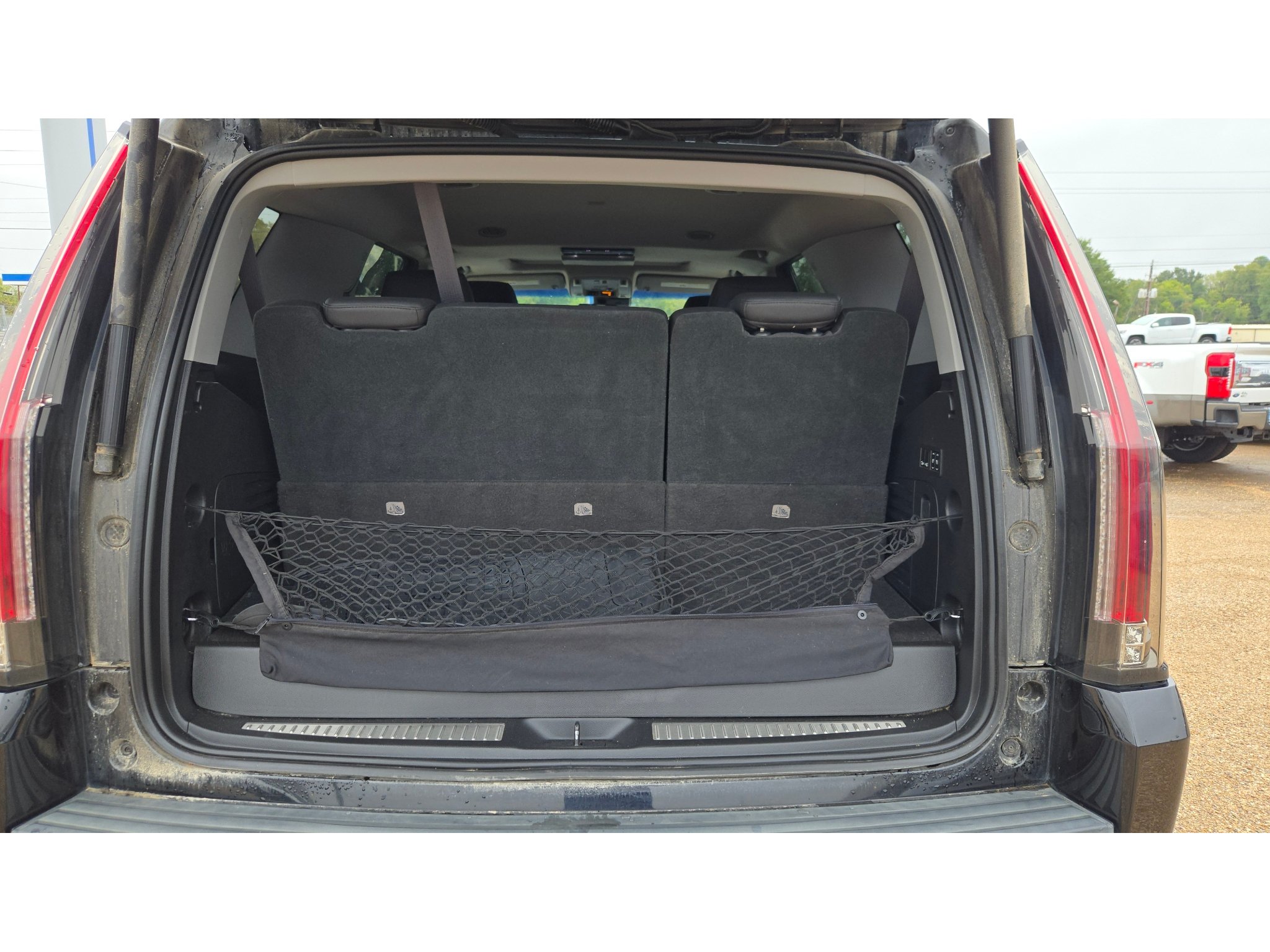 Used 2019 Cadillac Escalade Premium Luxury RWD image 13