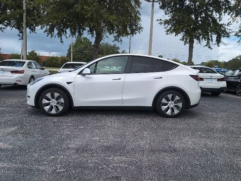 Used 2022 Tesla Model Y Long Range AWD/4WD image 3