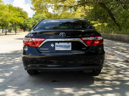 Used 2017 Toyota Camry LE FWD image 8