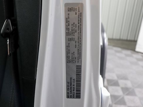 Used 2024 Jeep Wrangler Unlimited image 23