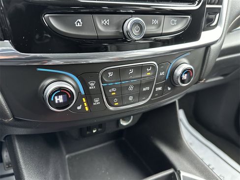 Used 2019 Chevrolet Traverse RS image 19