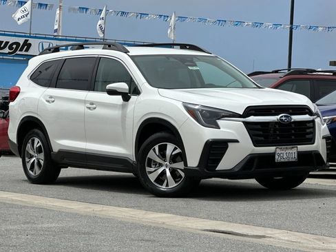 Used 2023 Subaru Ascent Premium w/ Convenience Package AWD/4WD image 2