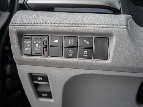 Used 2018 Honda Odyssey Elite image 26