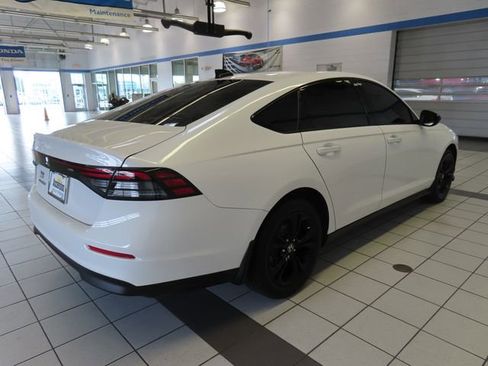Certified 2025 Honda Accord SE image 13