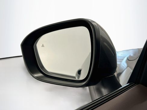 Used 2023 Nissan Rogue SV AWD/4WD image 16