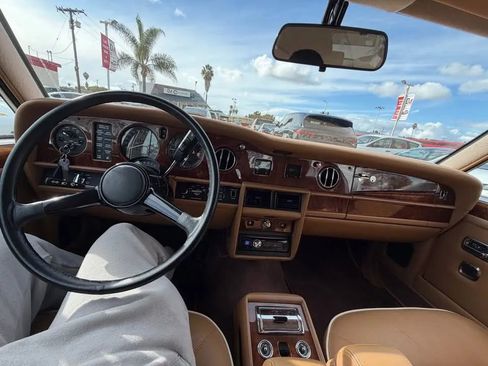 Used 1988 Rolls-Royce Silver Spur image 15