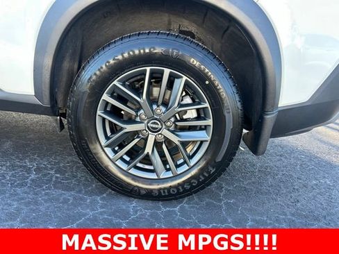 Used 2023 Nissan Rogue S AWD/4WD image 10