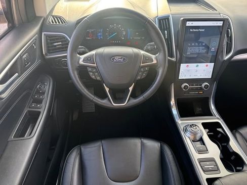 Used 2022 Ford Edge Titanium image 16