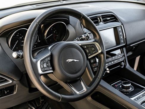 Used 2018 Jaguar F-PACE Prestige AWD/4WD image 15