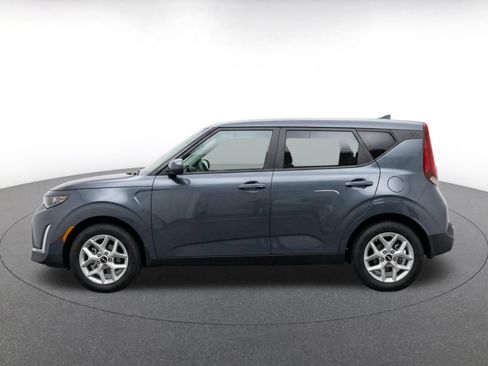 Used 2025 Kia Soul LX w/ LX Technology Package FWD image 4