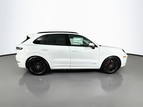 Certified 2026 Porsche Cayenne GTS AWD/4WD image 8