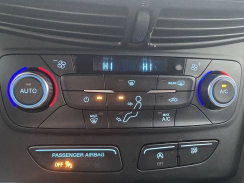 Used 2017 Ford Escape SE AWD/4WD image 34