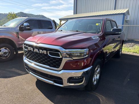 Used 2025 RAM 1500 Big Horn AWD/4WD image 5
