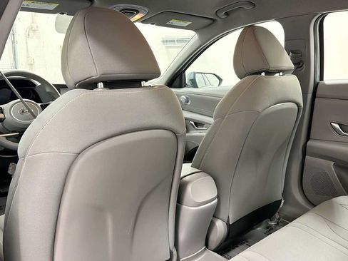 Used 2022 Hyundai Elantra Blue FWD image 24