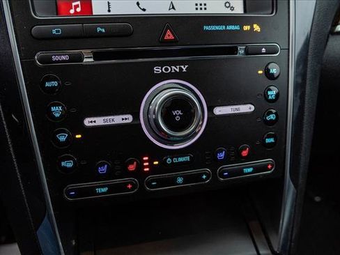 Used 2018 Ford Explorer Limited image 19