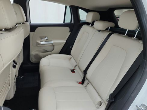 Used 2023 Mercedes-Benz GLA 250 w/ Premium Package image 13