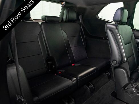 Used 2025 Buick Enclave Preferred AWD/4WD image 19