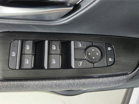 Used 2025 Nissan Kicks SV image 26