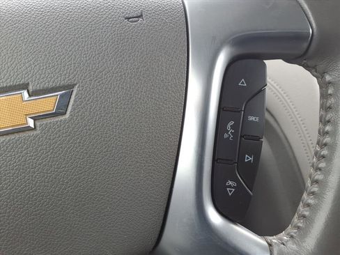 Used 2017 Chevrolet Traverse LT image 28
