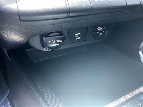 Used 2021 Hyundai Elantra SEL FWD image 25