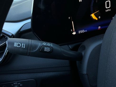 Used 2025 Chevrolet TrailBlazer LT image 31