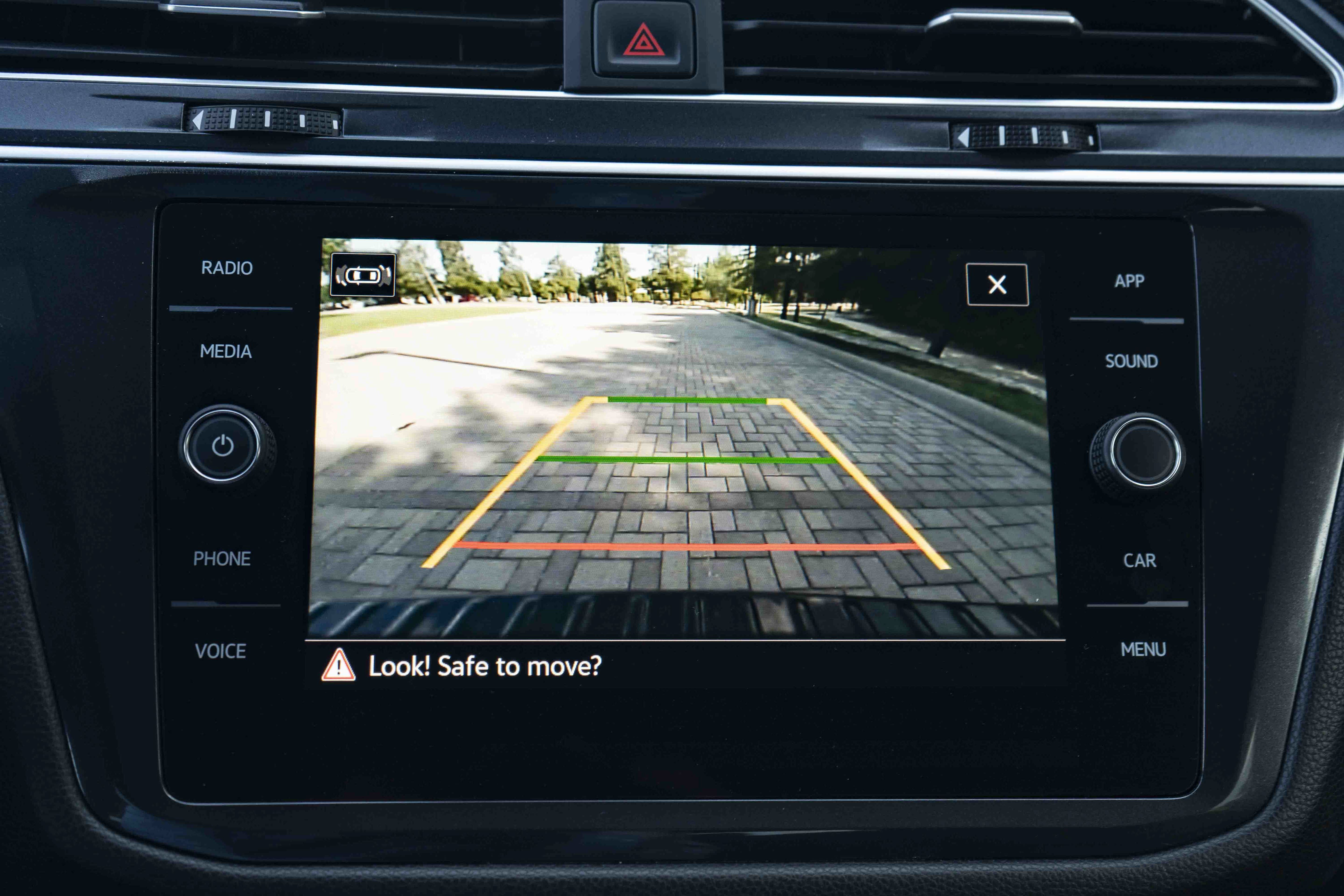 Certified 2024 Volkswagen Tiguan SE R-Line AWD/4WD image 31