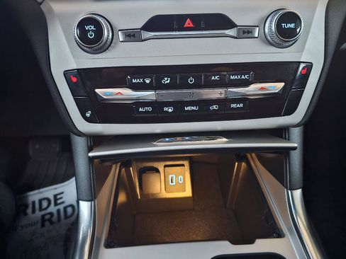 Used 2024 Ford Explorer XLT w/ Equipment Group 202A image 26