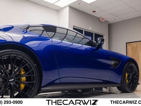 Used 2023 Aston Martin V8 Vantage Coupe RWD image 28
