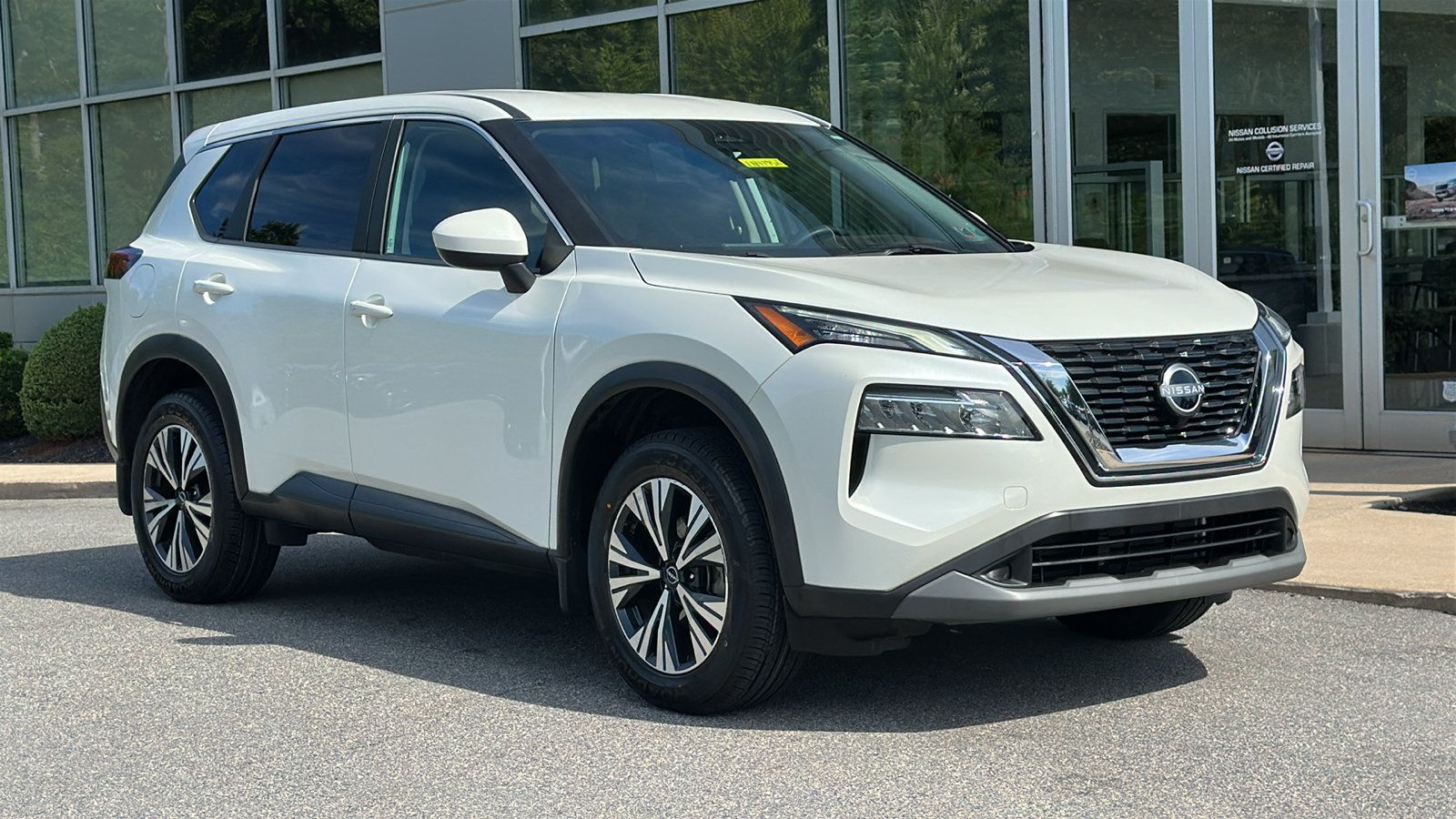 Certified 2023 Nissan Rogue SV AWD/4WD image 2