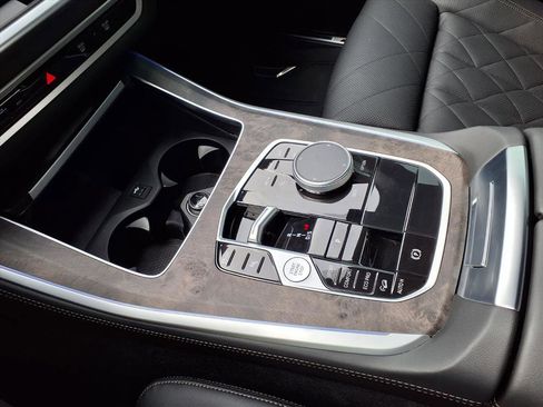 Used 2025 BMW X5 xDrive40i w/ M Sport Package image 12