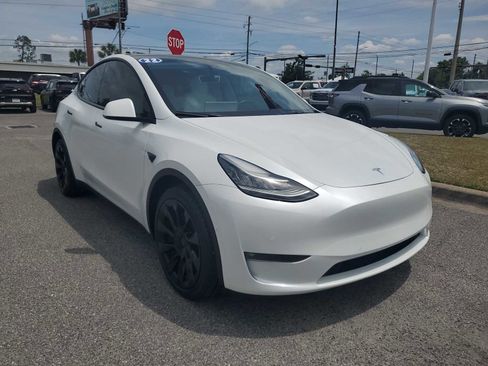 Used 2022 Tesla Model Y Long Range AWD/4WD image 8