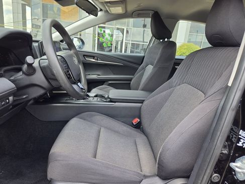 Used 2025 Toyota Camry LE FWD image 27