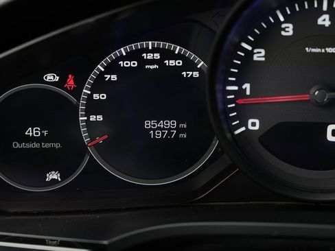 Used 2020 Porsche Cayenne image 50