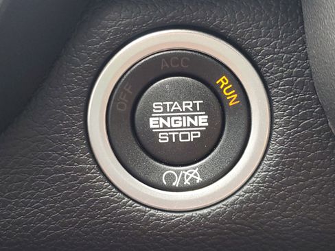 Used 2024 RAM 2500 Big Horn w/ Sport Appearance Package image 20