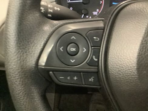 Used 2025 Toyota Corolla Cross L AWD/4WD image 15