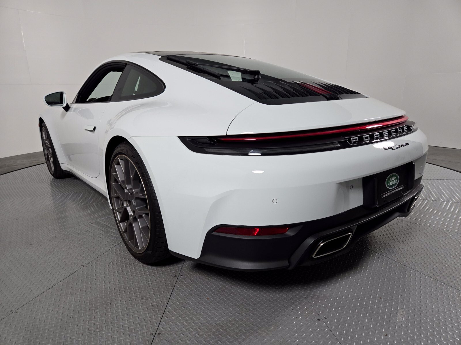 Used 2025 Porsche 911 Carrera RWD image 16
