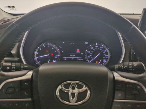 Used 2021 Toyota Highlander XLE image 35