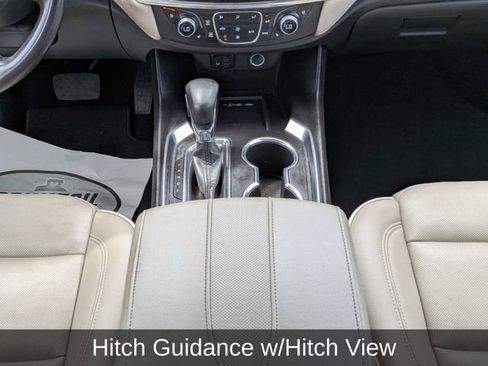 Used 2023 Chevrolet Traverse Premier FWD image 27