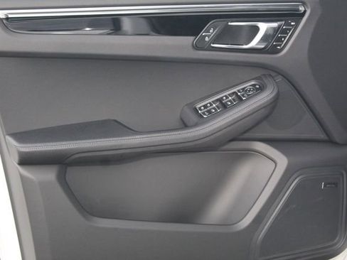 New 2025 Porsche Macan S image 21