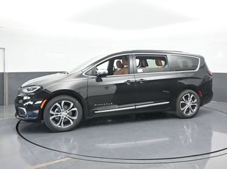 New 2026 Chrysler Pacifica Pinnacle video 2