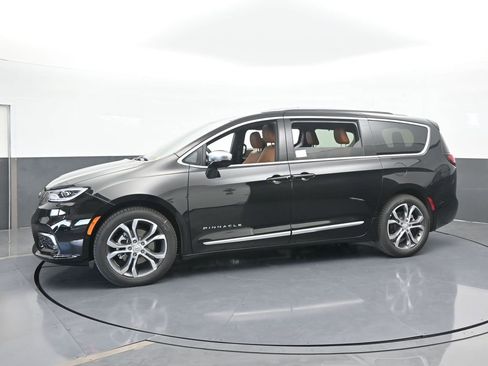 New 2026 Chrysler Pacifica Pinnacle image 2