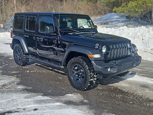 Used 2023 Jeep Wrangler Sport image 7