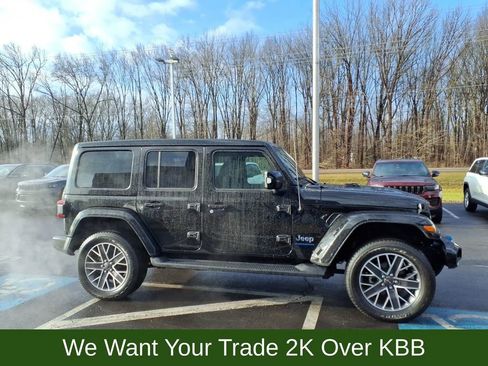 Used 2023 Jeep Wrangler Unlimited Sahara image 5