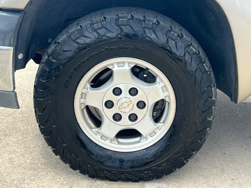 Used 2000 Chevrolet Silverado 1500 LS image 14