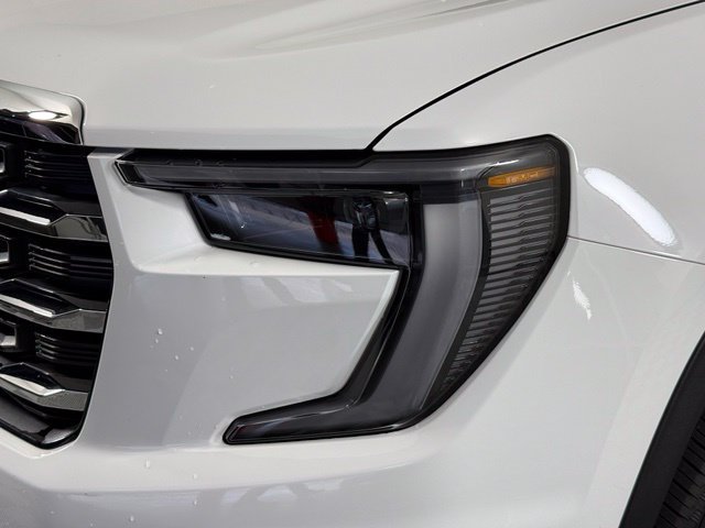 Used 2025 GMC Acadia Elevation FWD image 13