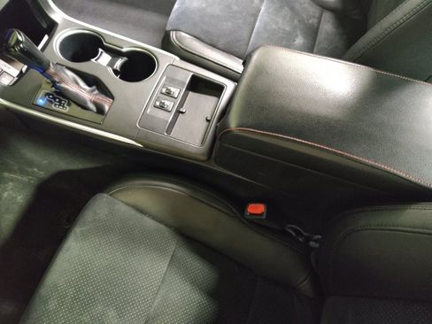 Used 2015 Toyota Camry XSE image 26