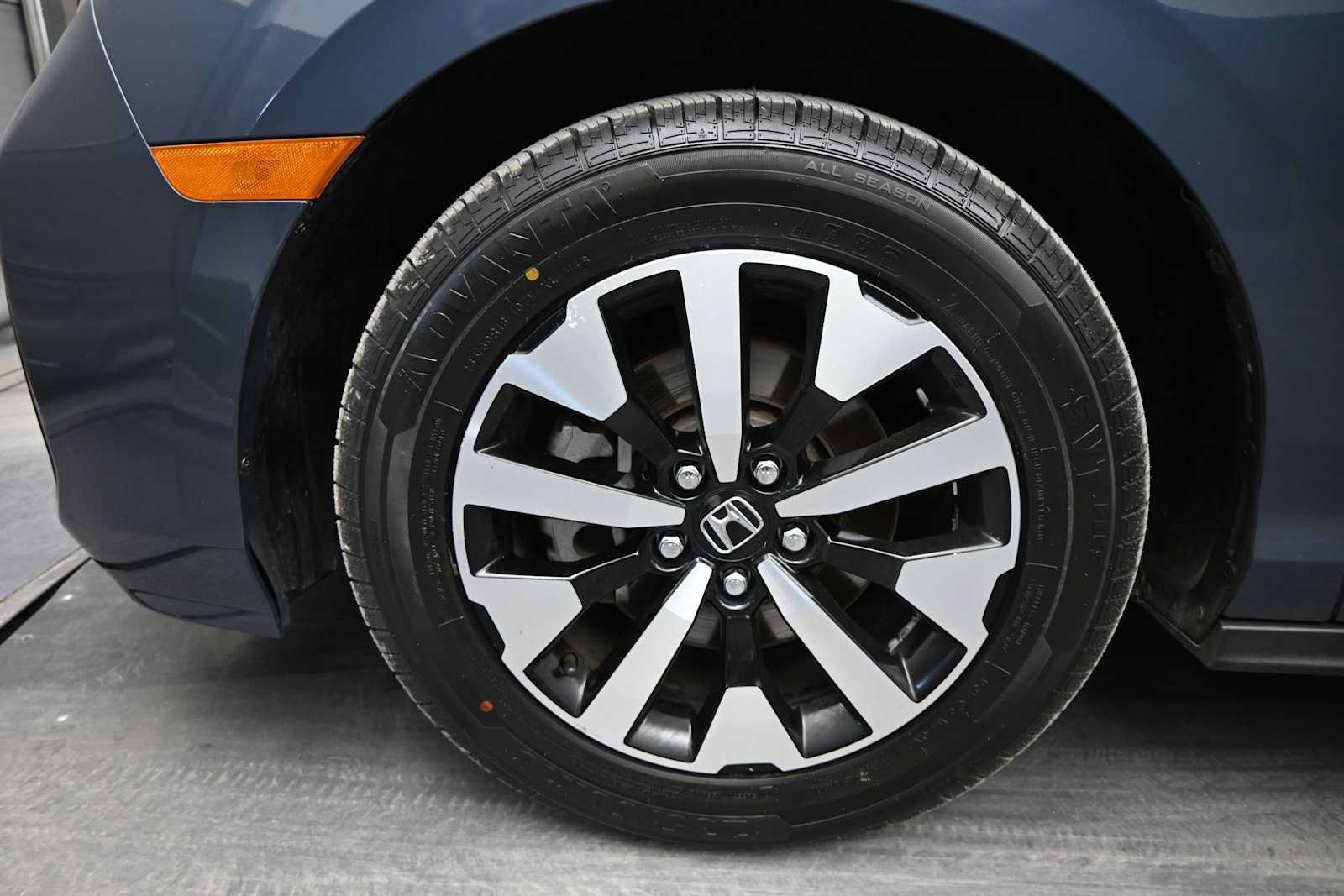 Used 2025 Honda Odyssey EX-L image 10