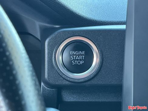 Certified 2025 Toyota 4Runner SR5 AWD/4WD image 26