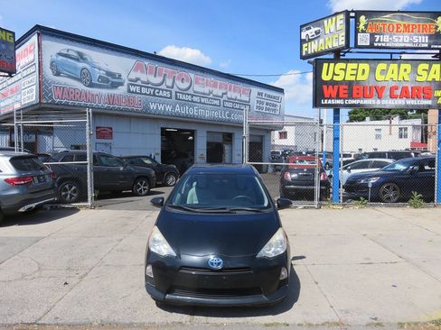 Used 2014 Toyota Prius C One FWD image 7